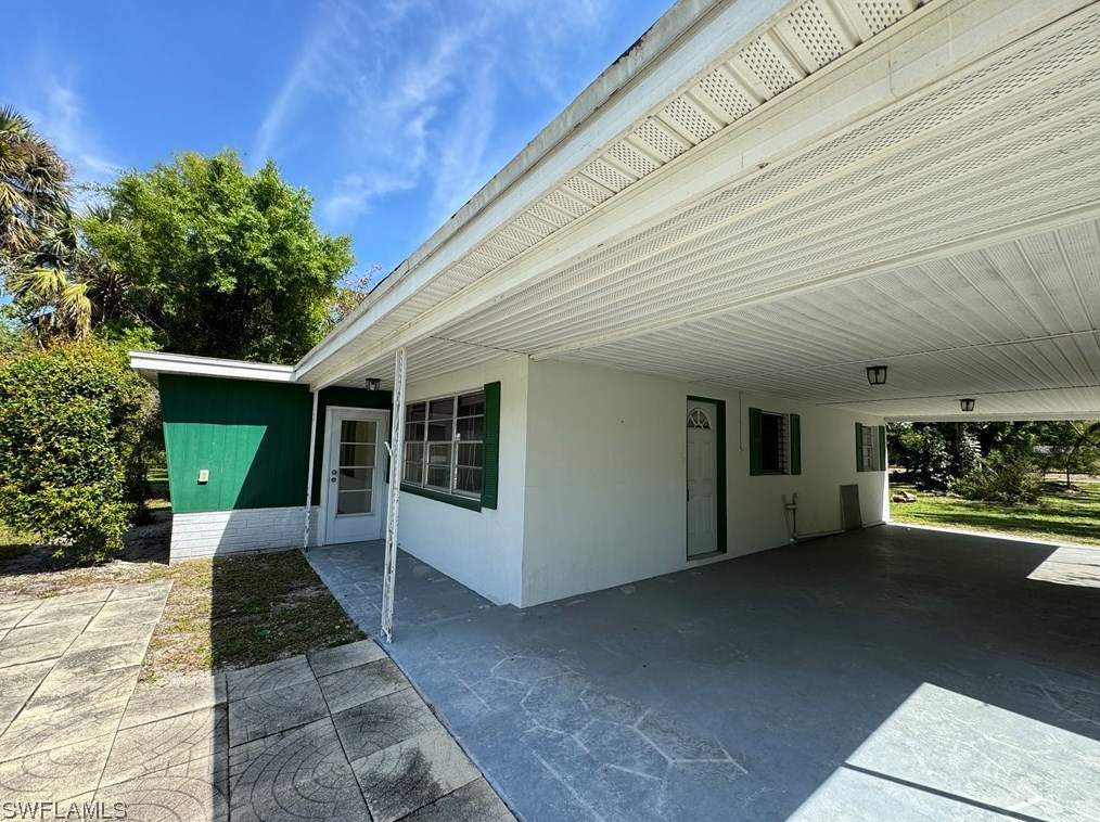 307 Chattanooga Dr, Fort Myers, FL 33905-3003