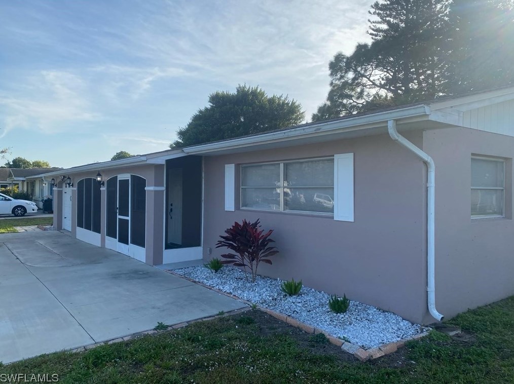 518 Pennview Ave, Lehigh Acres, FL 33936