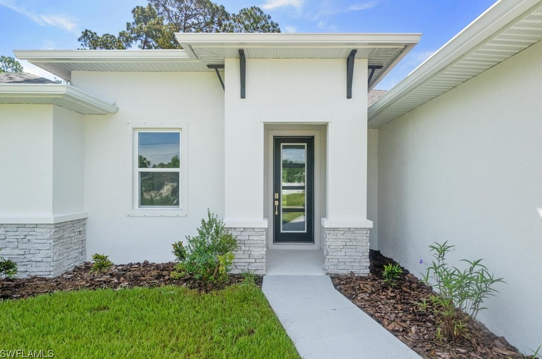 2606 25th Pl, Cape Coral, FL 33993-8242