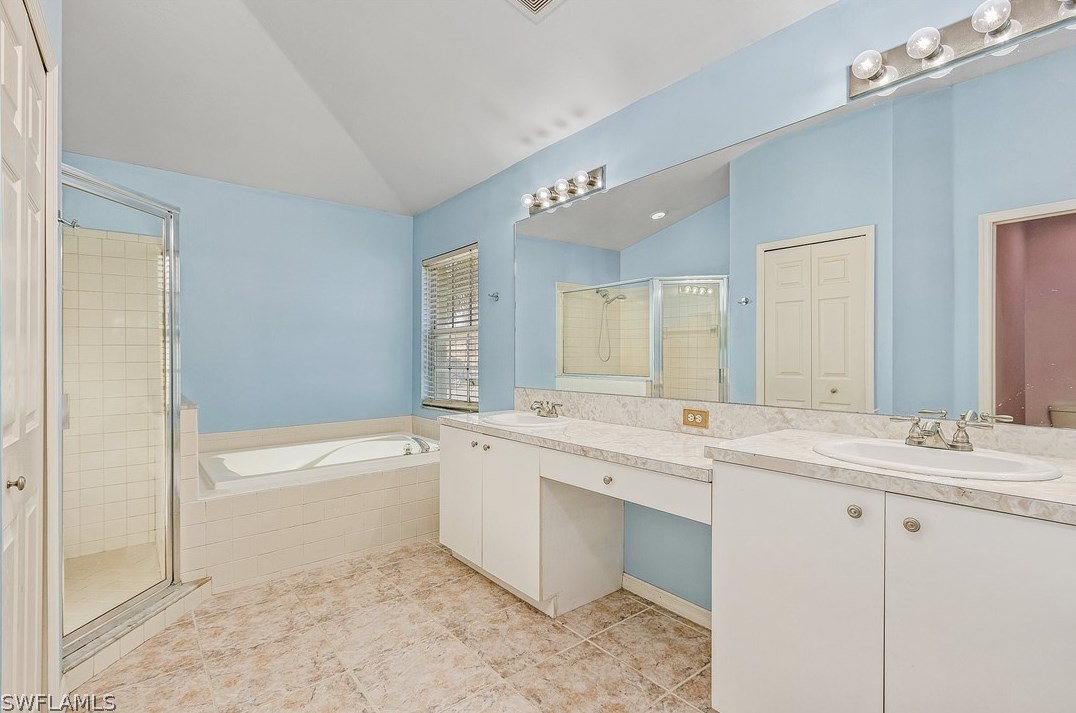 4512 Varsity Cir, Lehigh Acres FL 33971-2060 exterior