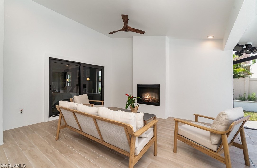 15933 Gleneagle Ct, Fort Myers FL  33908-2460 exterior