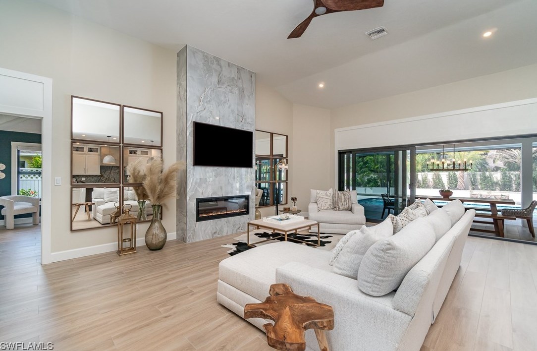 15933 Gleneagle Ct, Fort Myers FL  33908-2460 exterior