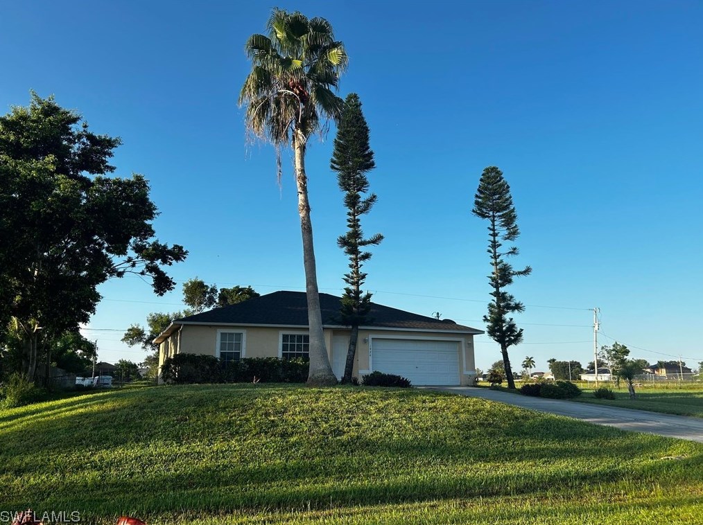 1926 15th Ln, Cape Coral, FL 33909-1650