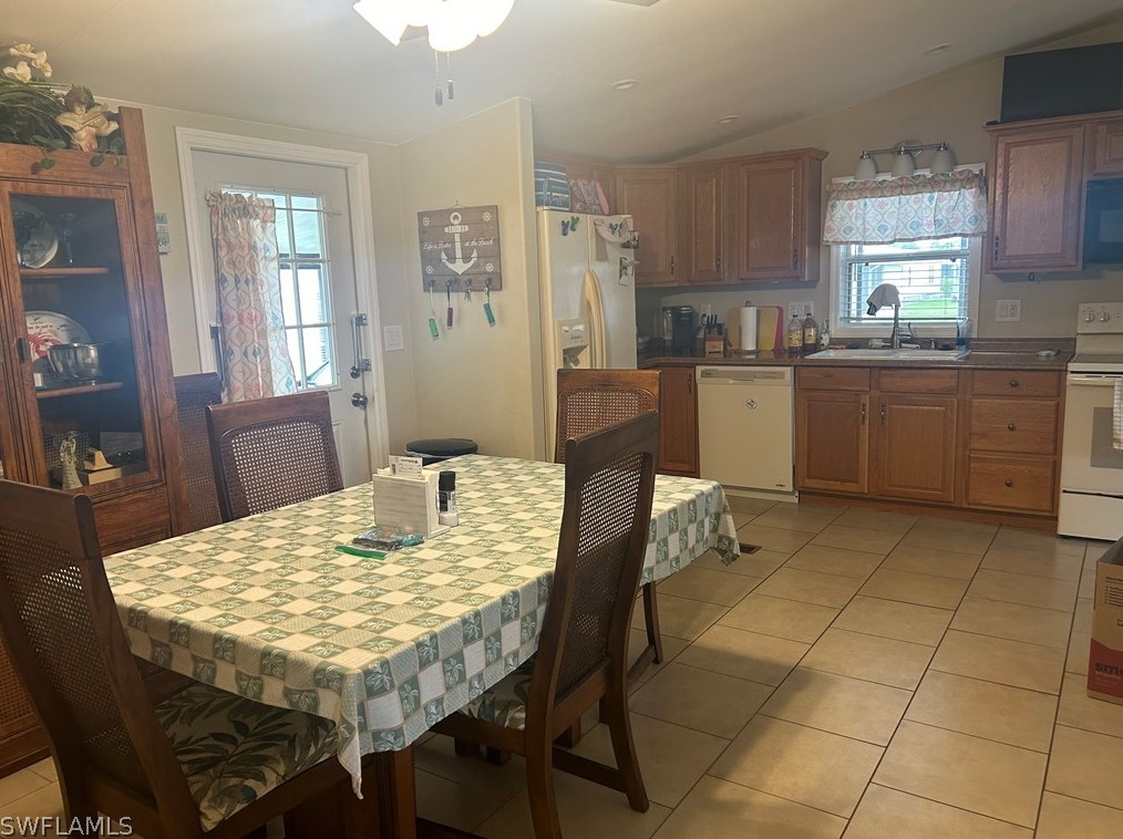 611 Sunset Ln, Fort Myers, FL 33903-7625