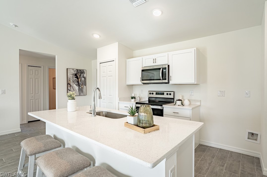 2909 22nd St Sw, Lehigh Acres, FL 33976
