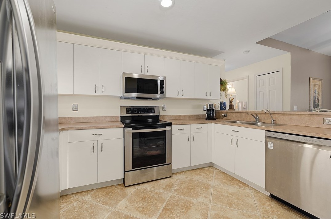 2601 4th Ave, Cape Coral, FL 33904-2765