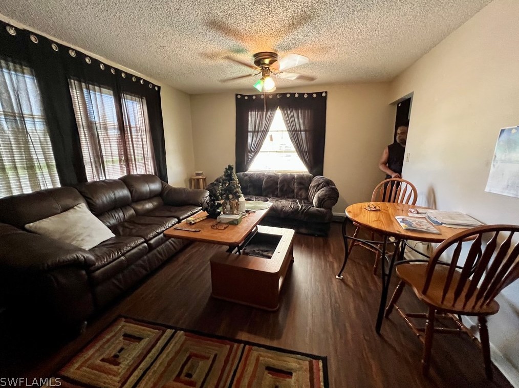 18 Pinewood Blvd, Lehigh Acres FL  33936-7304 exterior