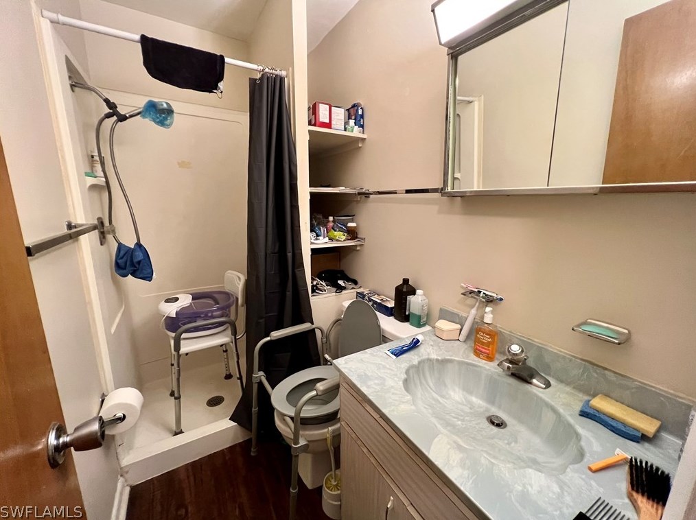 18 Pinewood Blvd, Lehigh Acres FL  33936-7304 exterior