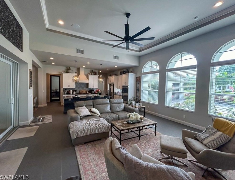 1257 Caloosa Dr, Fort Myers FL 33901-6714 exterior