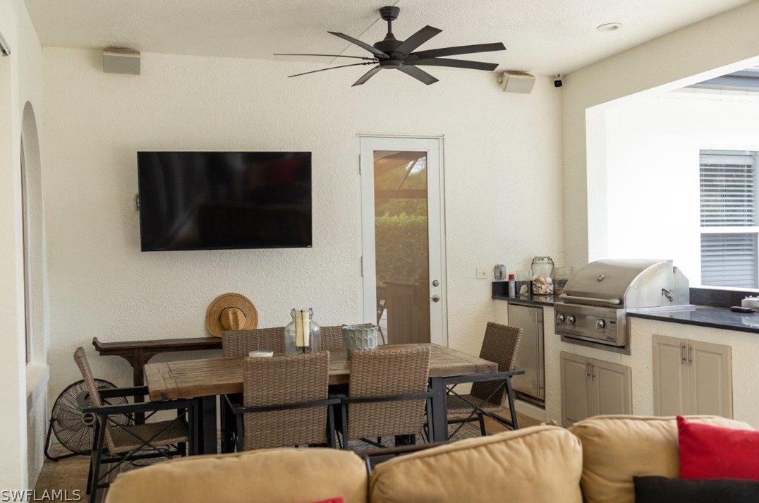 1257 Caloosa Dr, Fort Myers FL 33901-6714 exterior