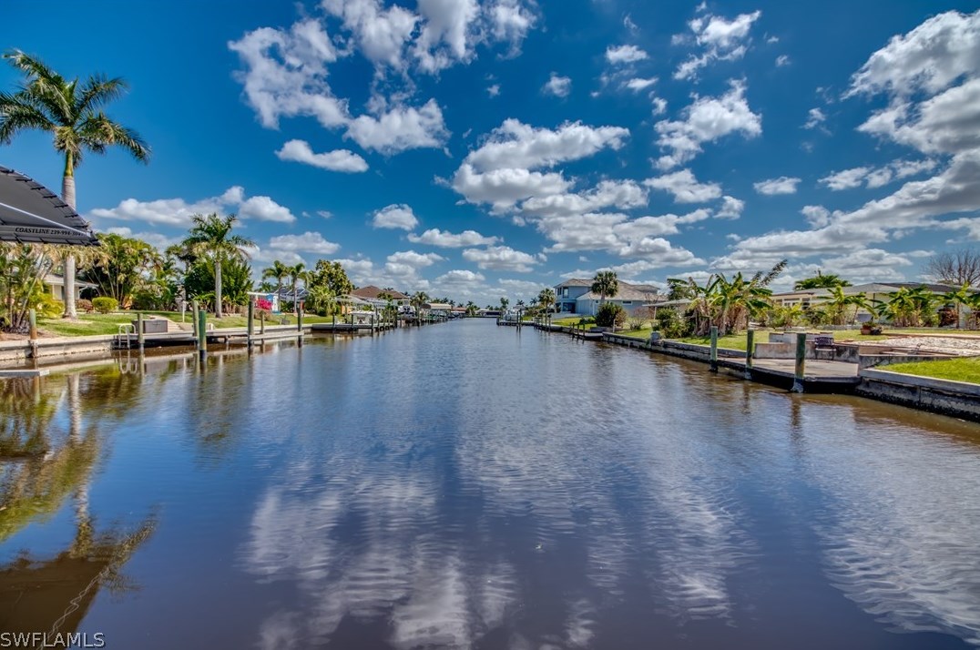 141 57th St, Cape Coral, FL 33914-7135