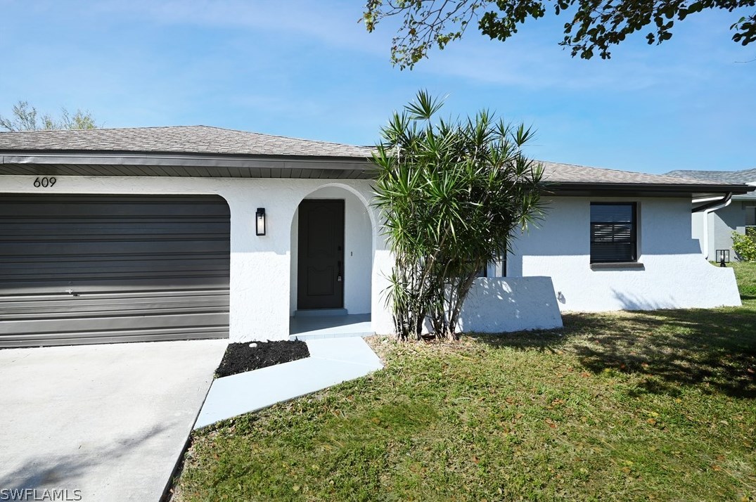 609 29th St, Cape Coral, FL 33904-3524