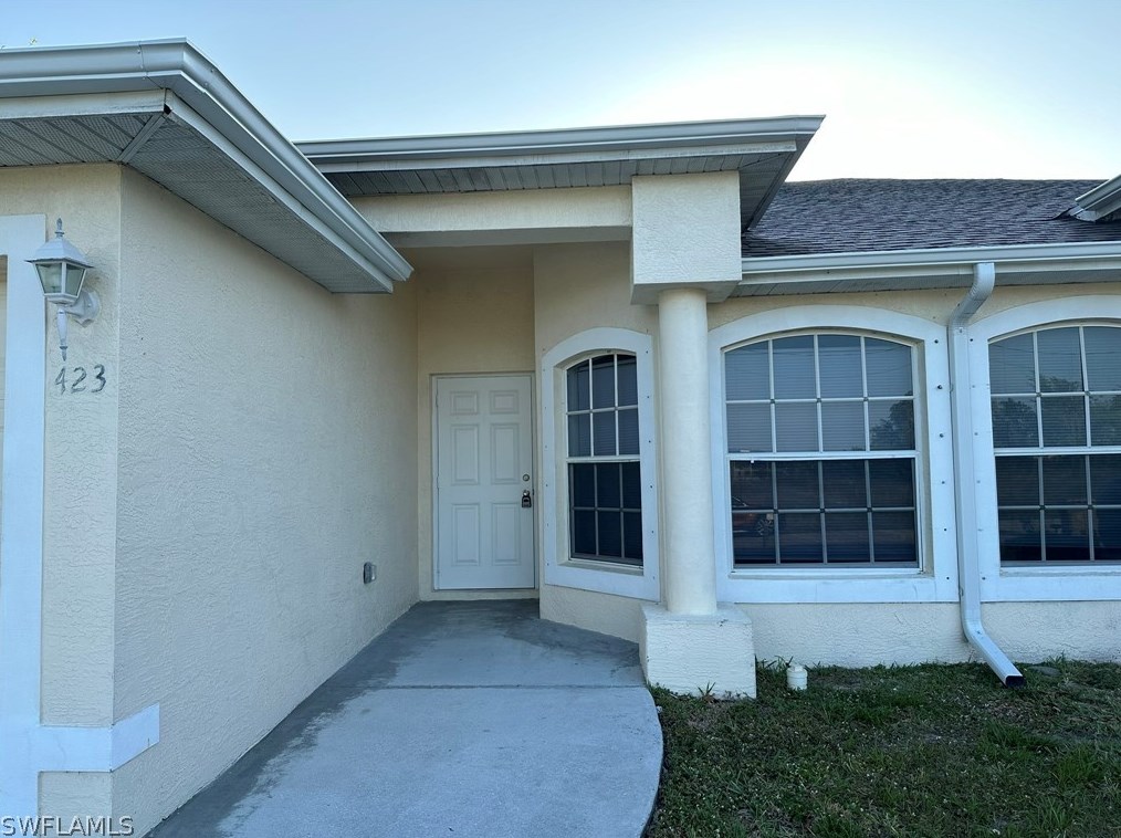 423 Se 23rd Pl, Cape Coral, FL 33990