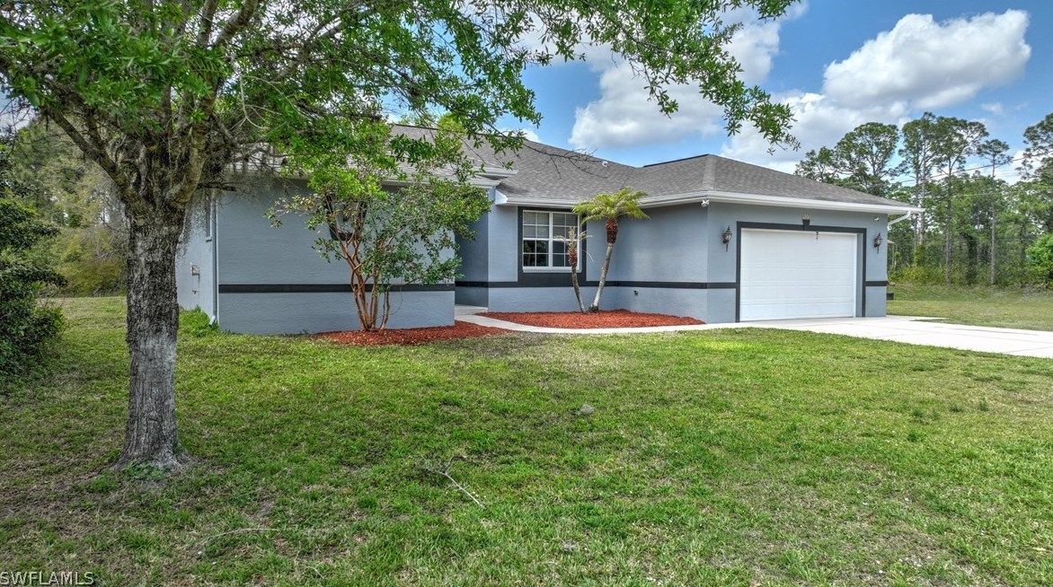 921 Palmetto Ave, Lehigh Acres, FL 33972