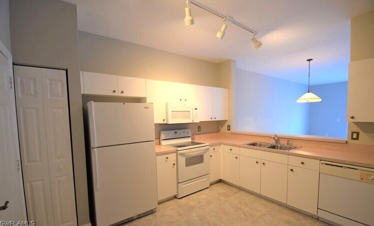 3621 Pine Oak Cir #104, Fort Myers, FL 33916