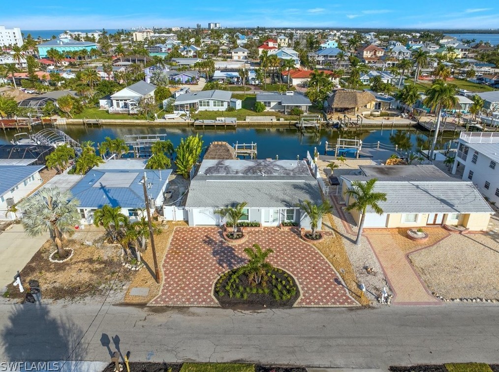 127 Albatross St, Fort Myers Beach FL  33931-4501 exterior