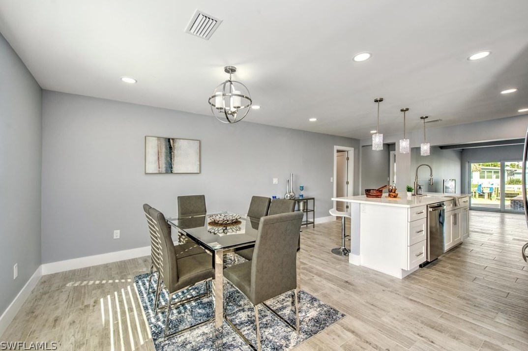 127 Albatross St, Fort Myers Beach FL  33931-4501 exterior