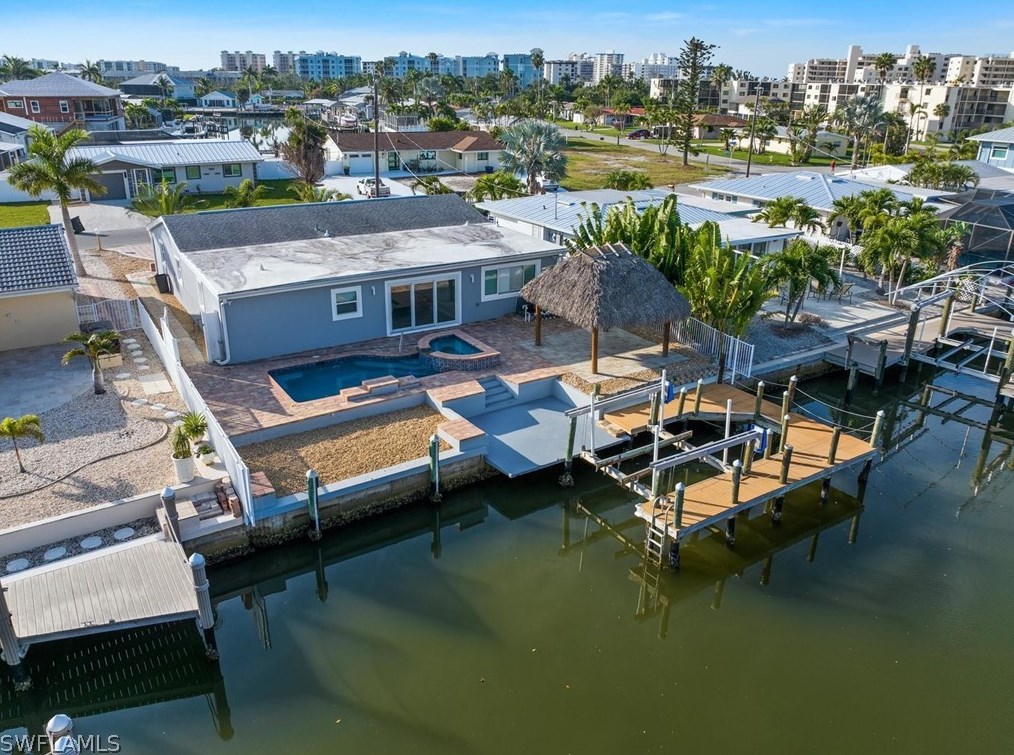 127 Albatross St, Fort Myers Beach, FL 33931-4501