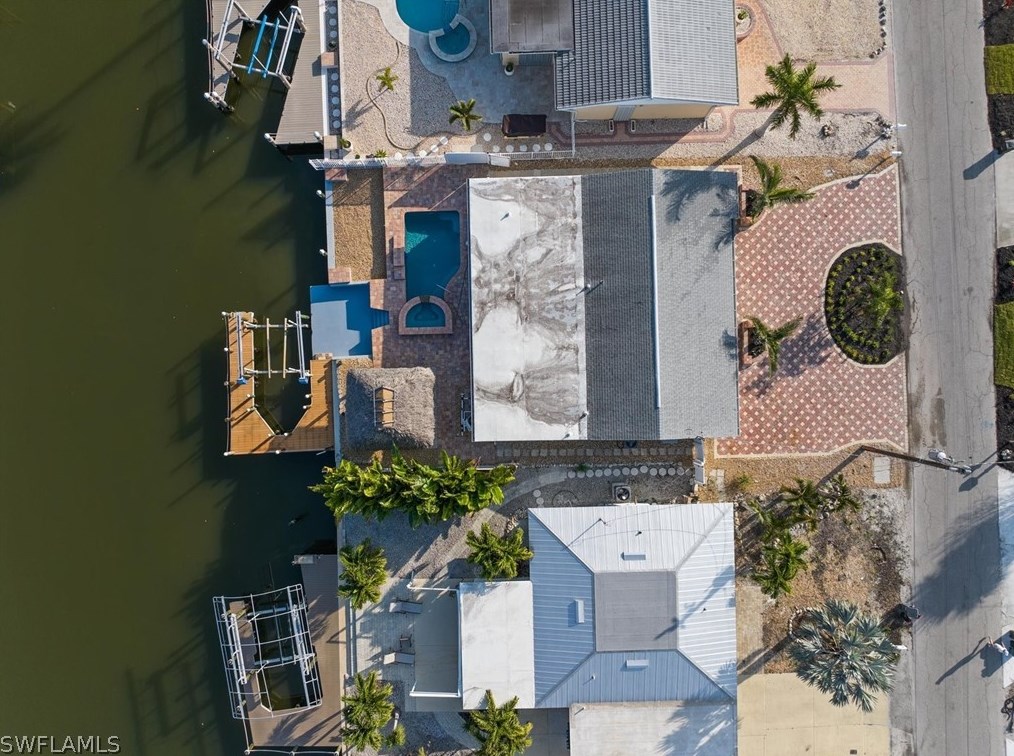 127 Albatross St, Fort Myers Beach FL  33931-4501 exterior