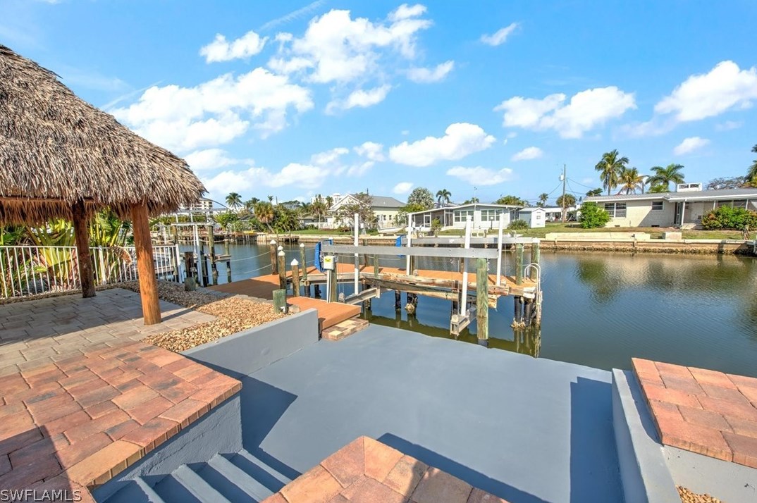 127 Albatross St, Fort Myers Beach FL  33931-4501 exterior