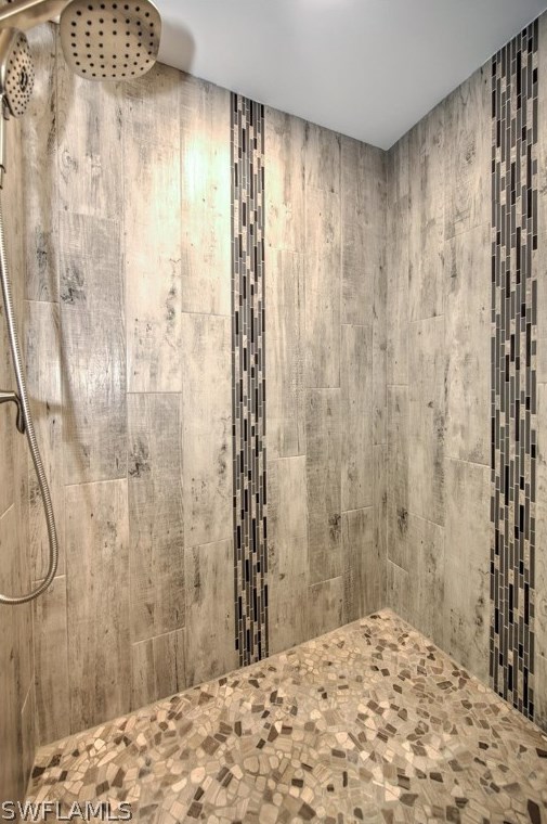 127 Albatross St, Fort Myers Beach FL  33931-4501 exterior