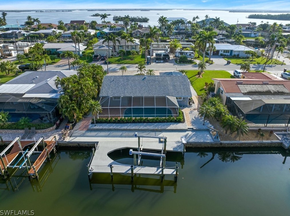16 Palmview Blvd, Fort Myers Beach, FL 33931-4520