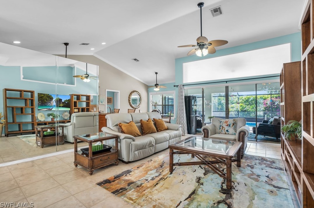 1983 Crown Pointe Blvd, Naples FL  34112-3655 exterior