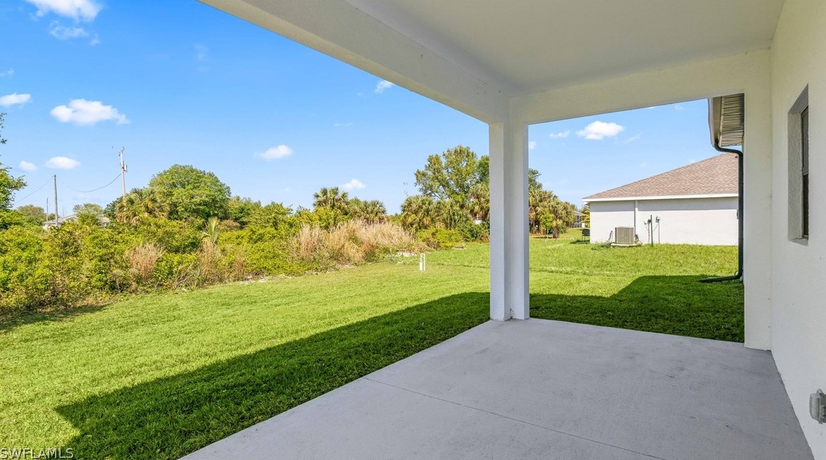 422 Progress Ave, Lehigh Acres FL 33974-0459 exterior