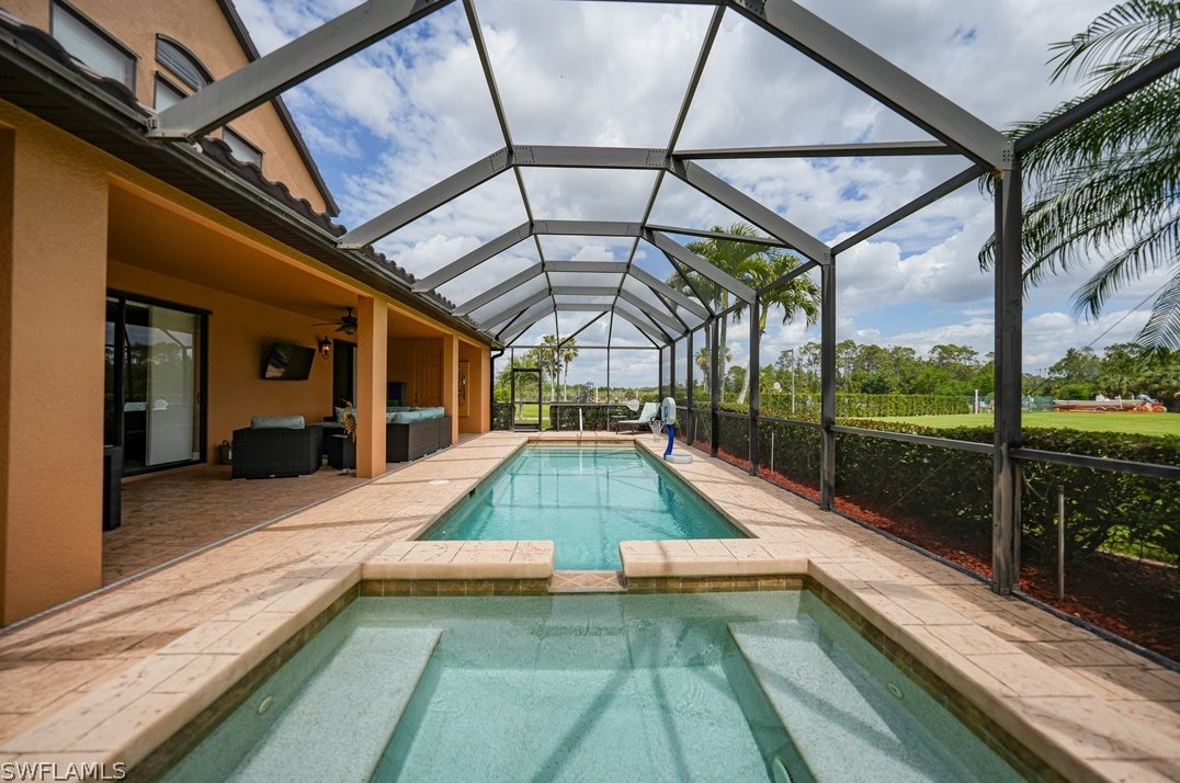 12242 Country Day Cir, Fort Myers, FL 33913-7624