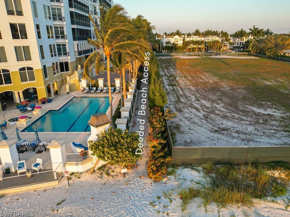 1724 Gulf Shore Blvd, Naples FL exterior