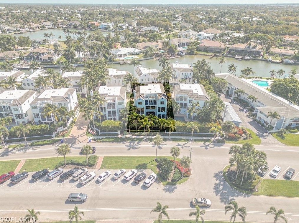 1724 Gulf Shore Blvd, Naples FL exterior