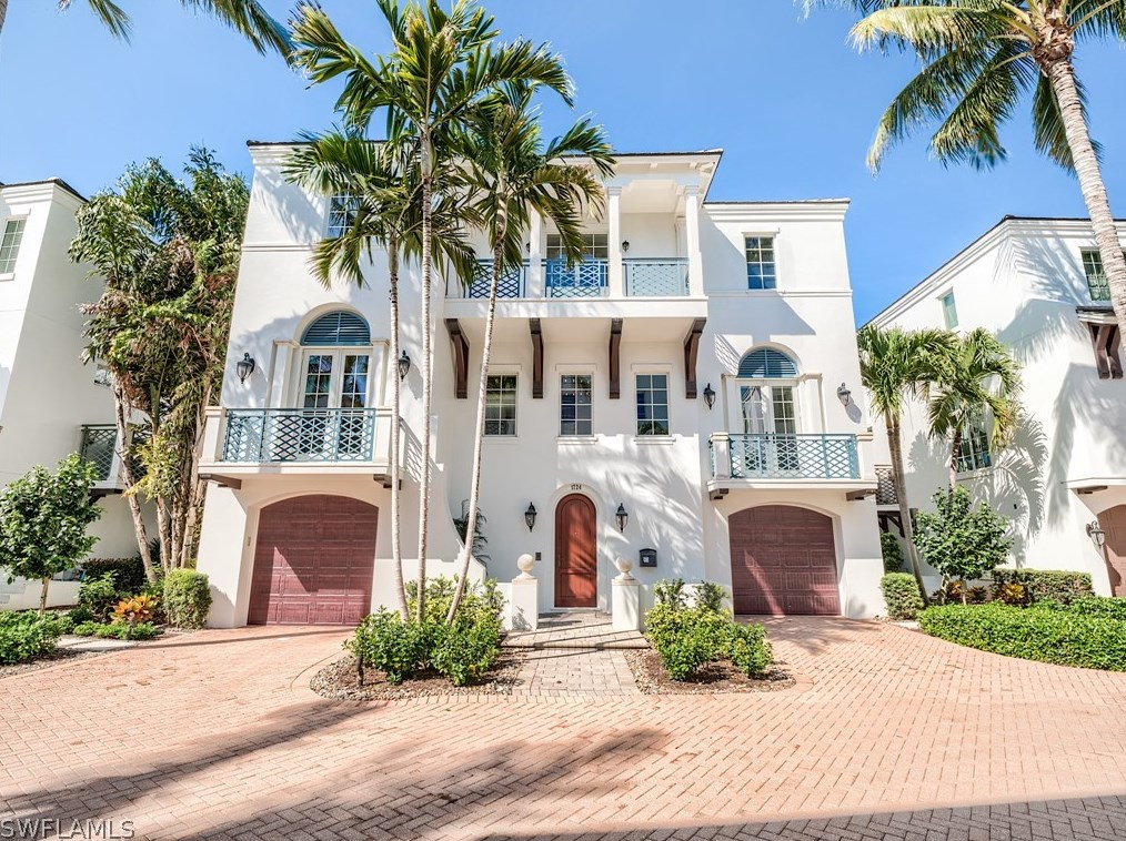 1724 Gulf Shore Blvd, Naples FL exterior
