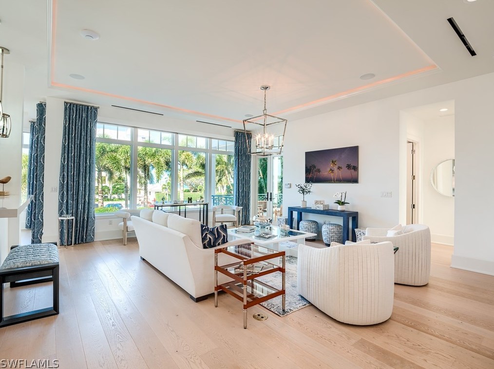 1724 Gulf Shore Blvd, Naples FL exterior