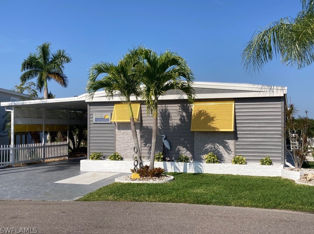 210 Sun Cir, Fort Myers, FL 33905-3166