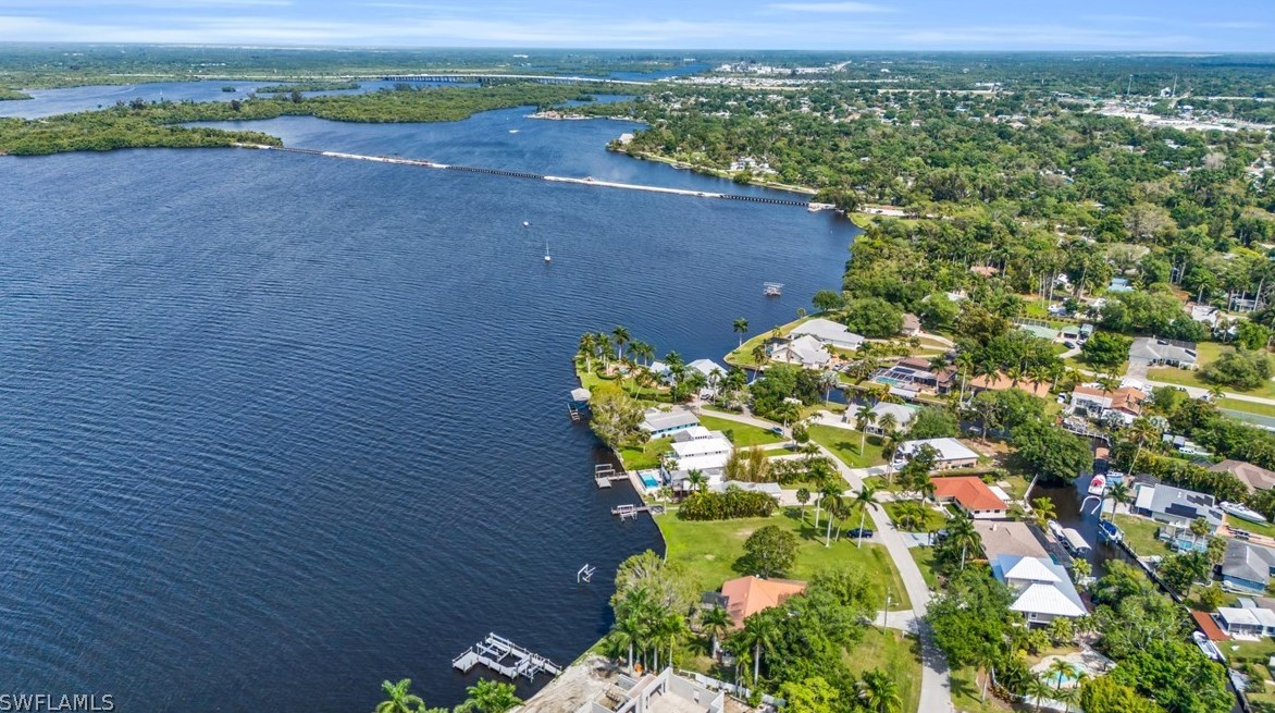 4567 E Riverside Dr, Fort Myers, FL 33905
