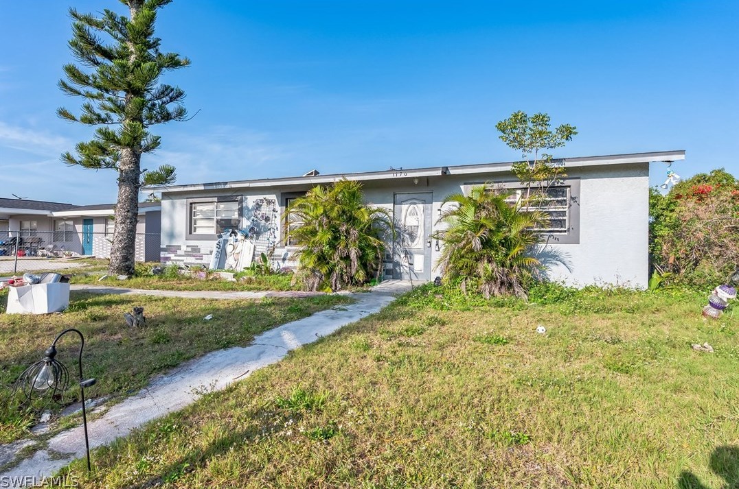 1770 Markley Ct, Fort Myers, FL 33916-2304
