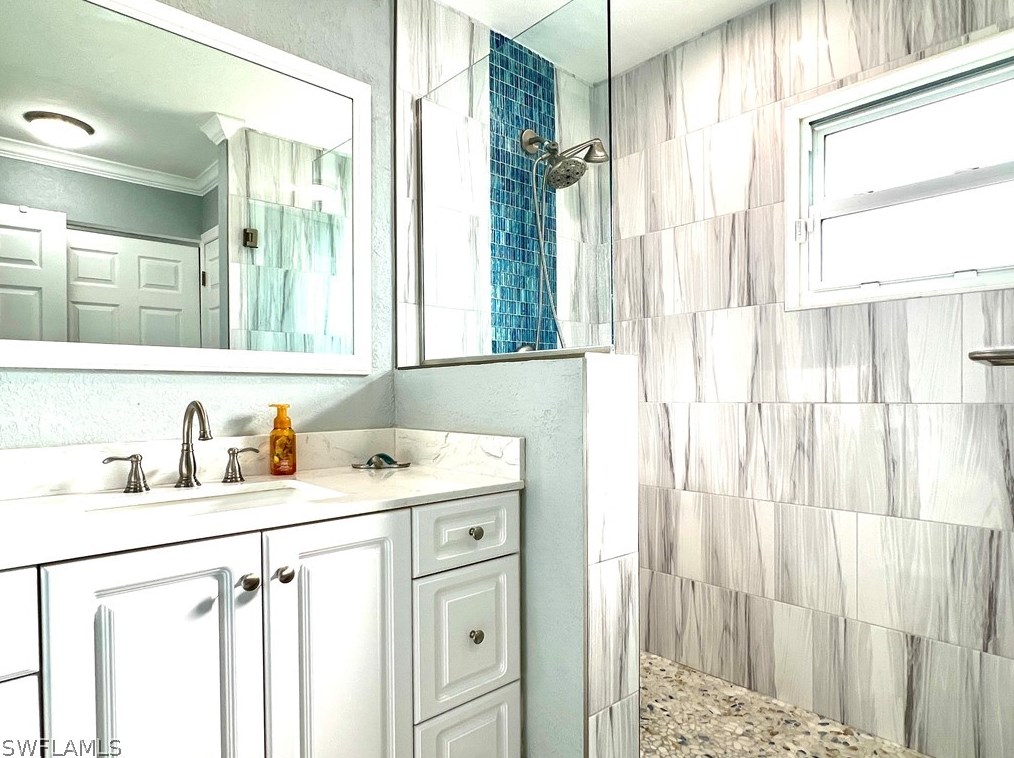 2225 Woodland Blvd, Fort Myers FL  33907-5936 exterior