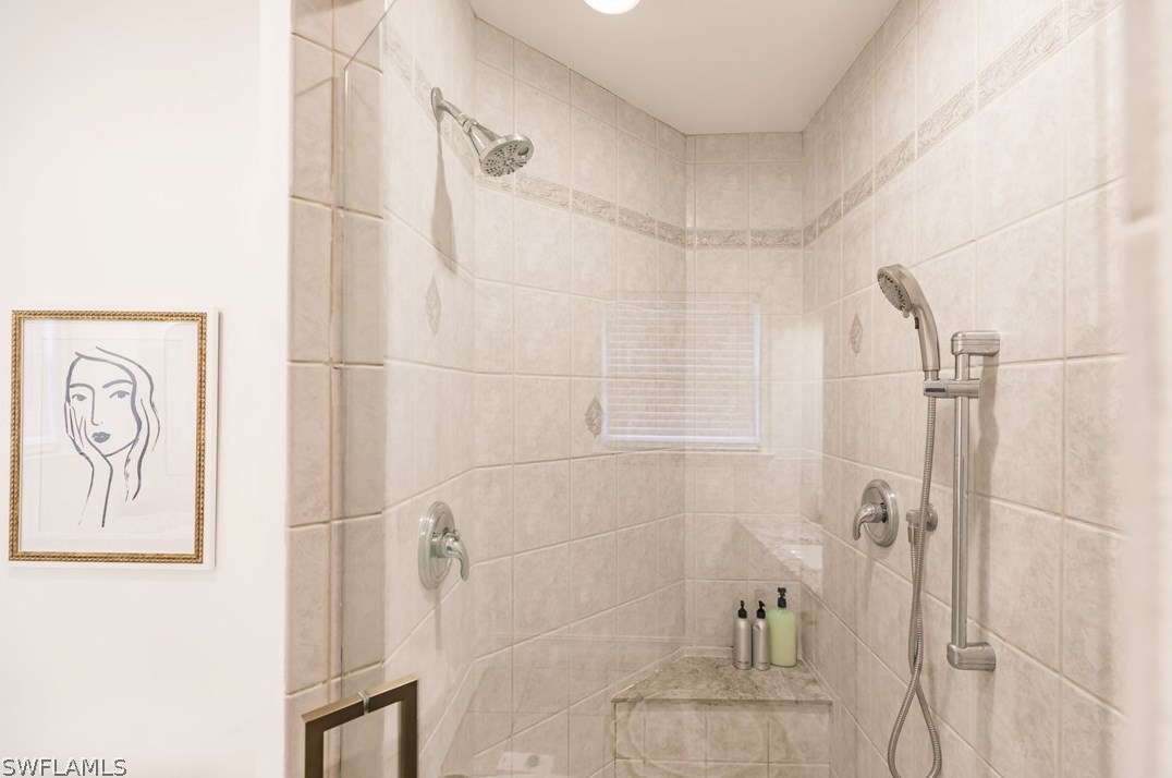 1109 Alhambra Cir, Naples FL 34103-3291 exterior