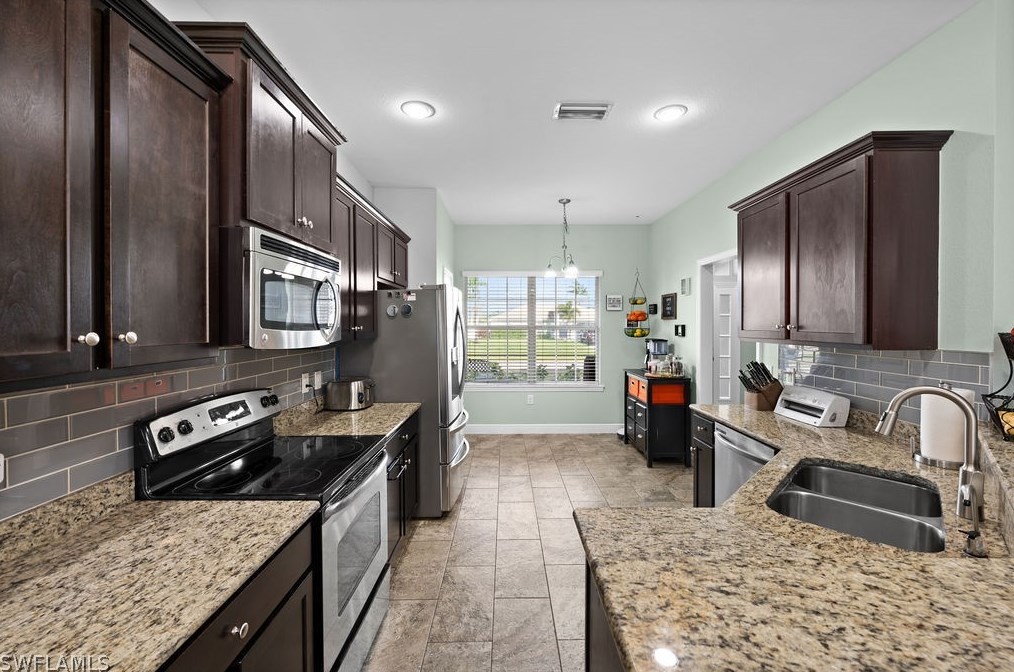 2718 Sw 18th Pl, Cape Coral, FL 33914