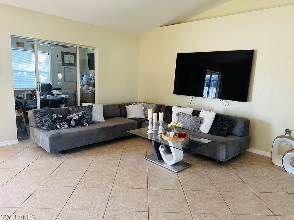 5221 Sw 19th Pl, Cape Coral, FL 33914