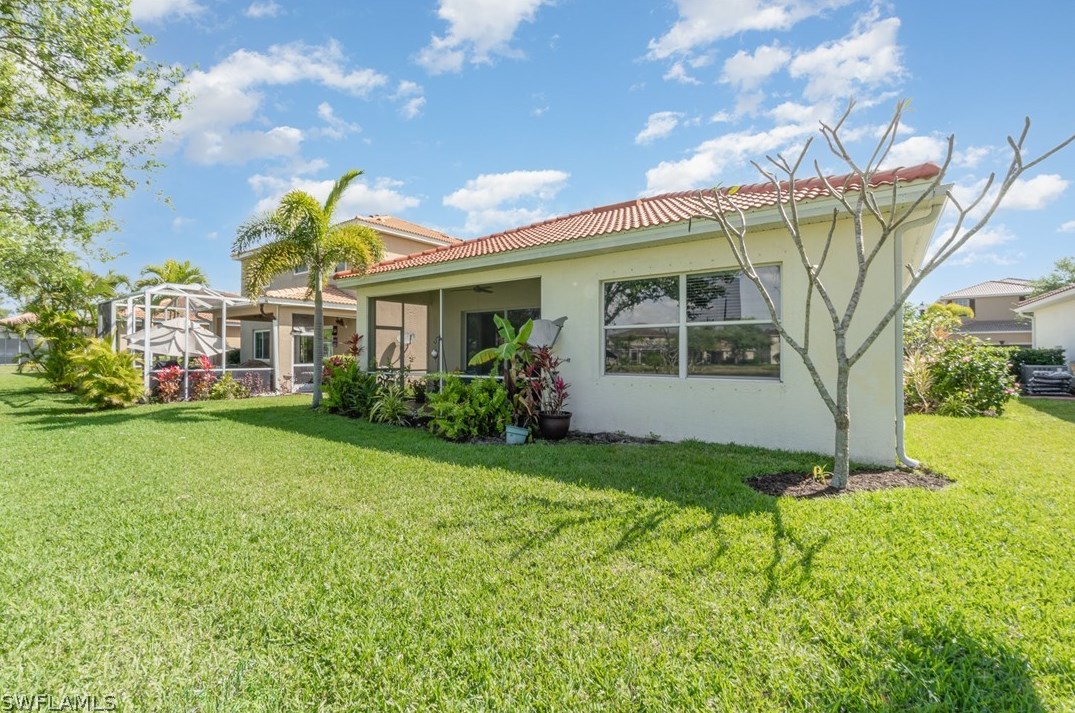 2692 Sunset Lake Dr, Cape Coral, FL 33909-2910