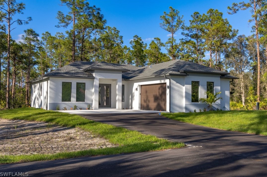 3246 72nd Ave, Naples, FL 34120-2643