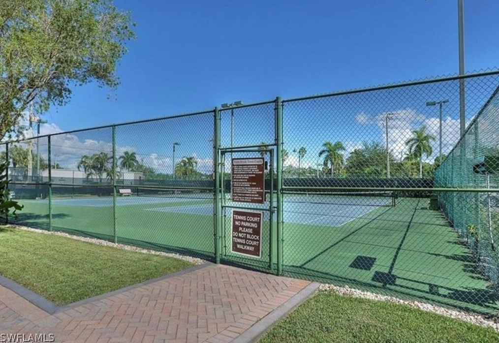 1900 Virginia Ave, Fort Myers FL  33901-3302 exterior