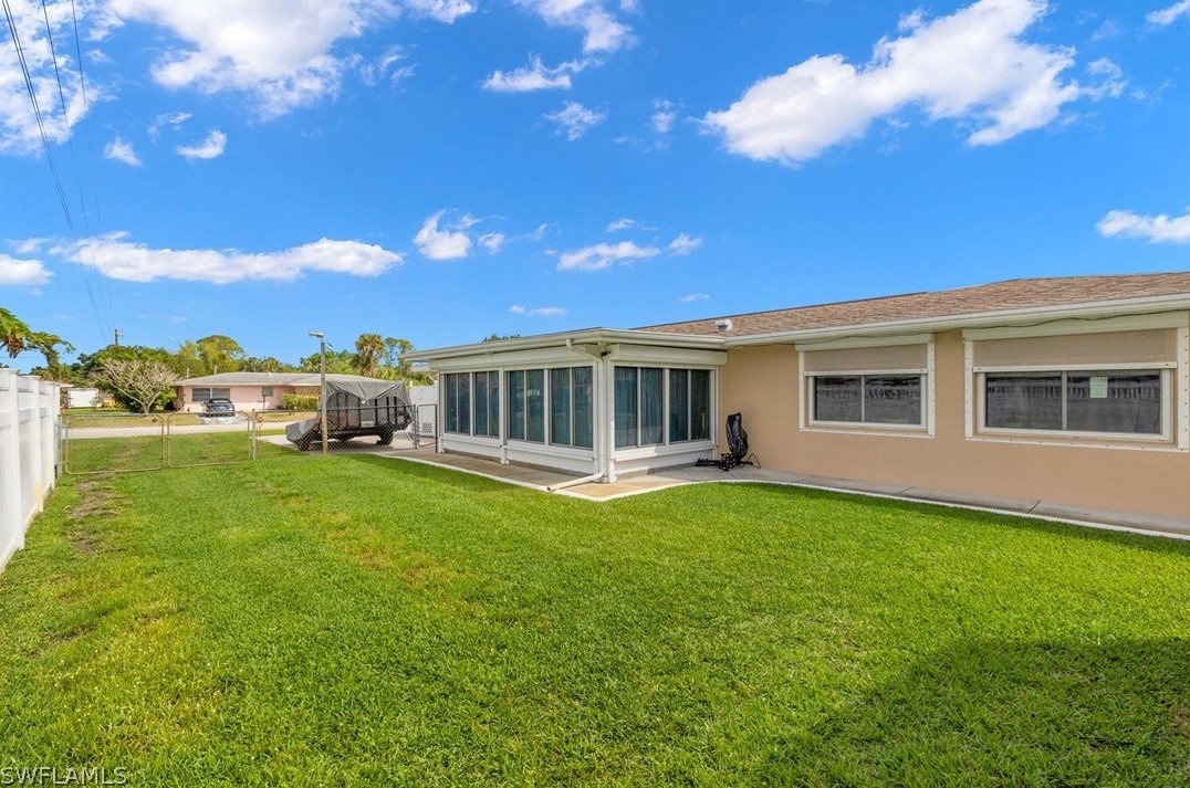 803 Hillside St, Lehigh Acres, FL 33936-7011