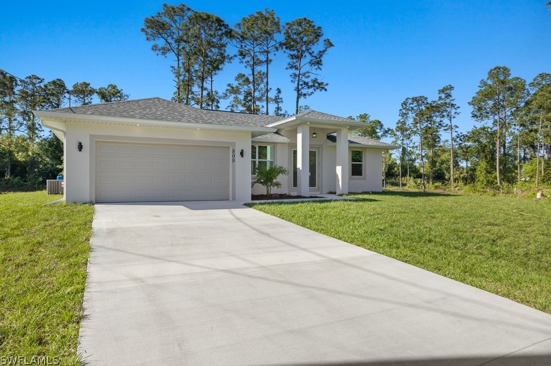 808 Ashland St E, Lehigh Acres, FL 33974
