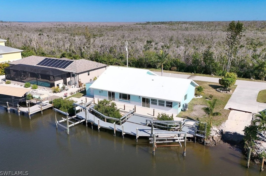 3941 Galt Is Ave, Saint James City FL  33956-2370 exterior