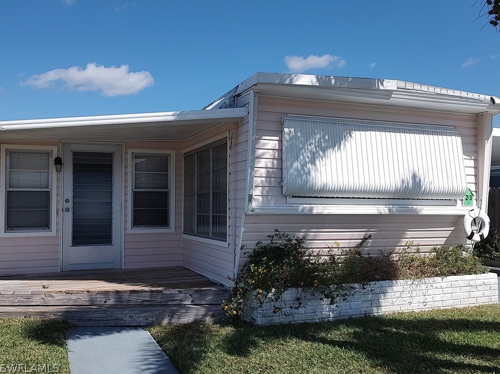23 Channel Ln, Fort Myers, FL 33905