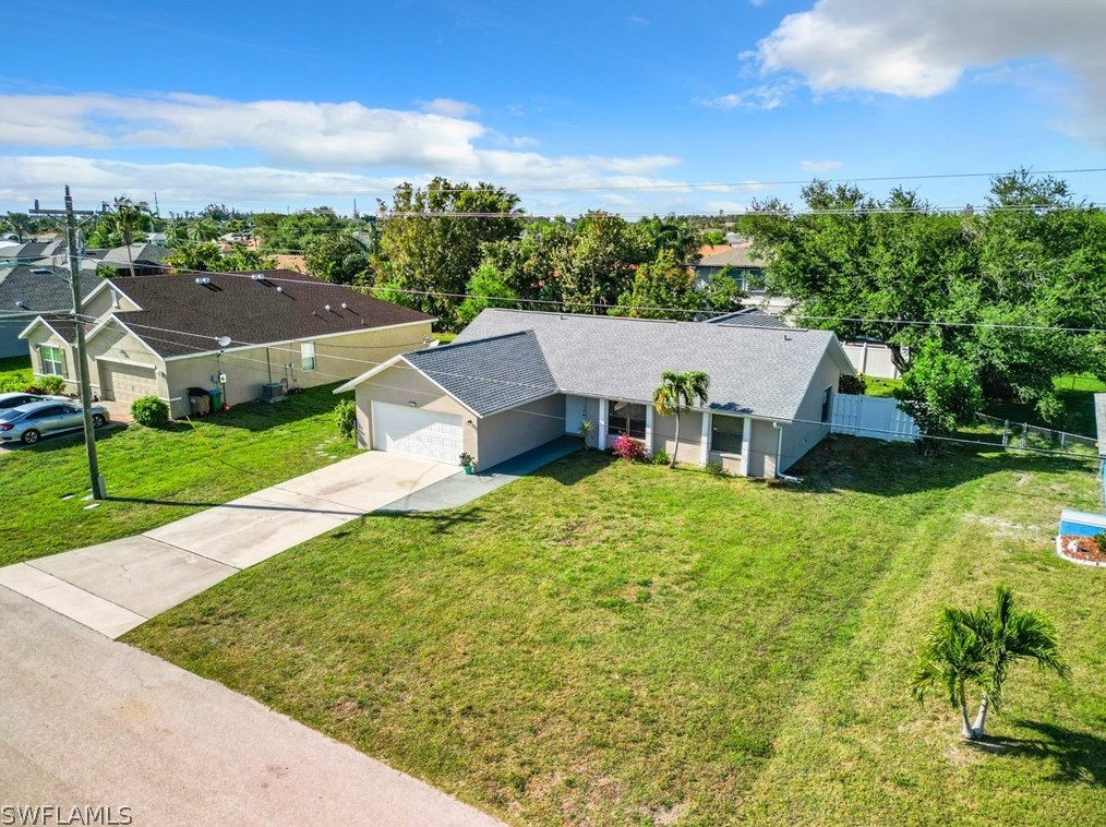 225 3rd Ter, Cape Coral, FL 33990-1034