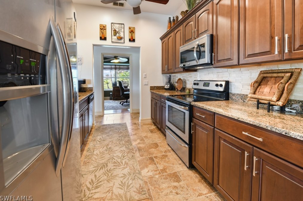 201 Big Pine Ln, Punta Gorda FL 33955-3806 exterior