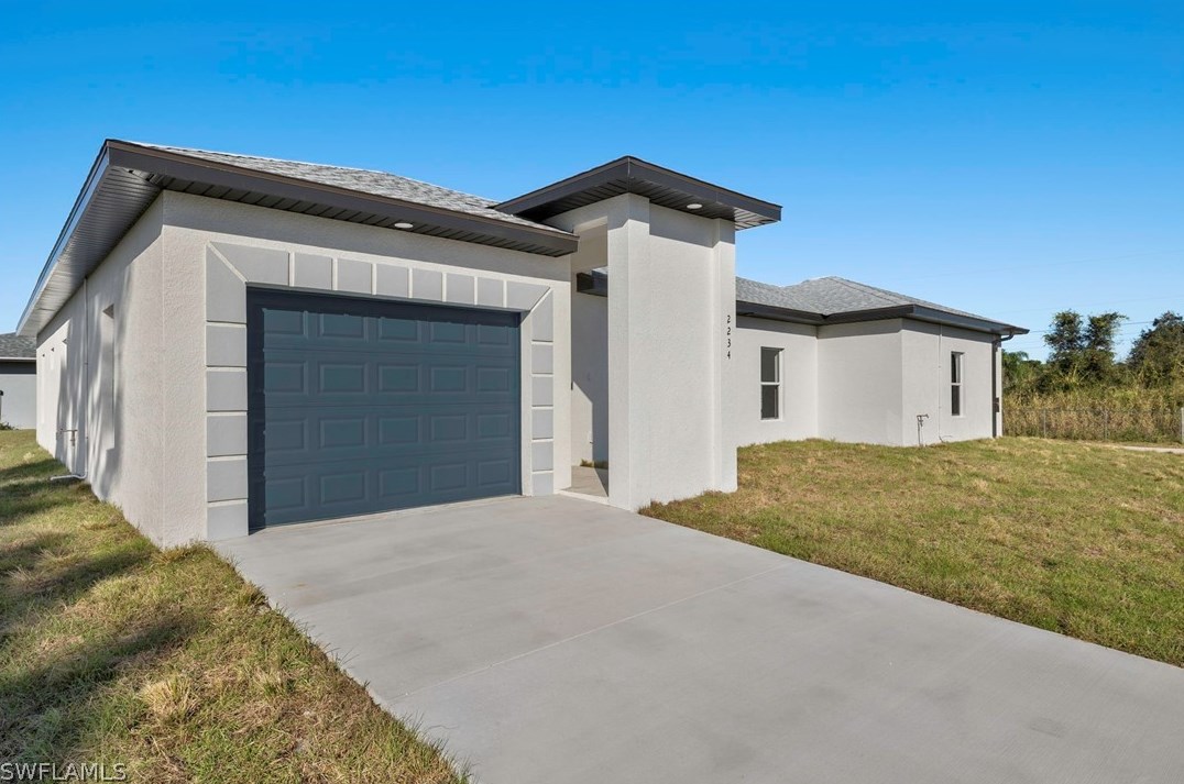 2201-2203 Kenneth Ave S, Lehigh Acres, FL 33973